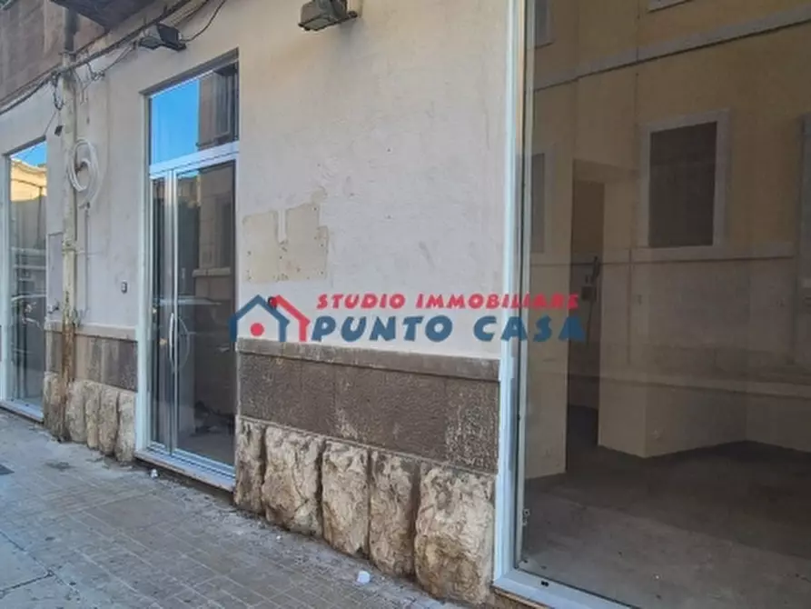Immagine 1 di Negozio in affitto  a Trapani