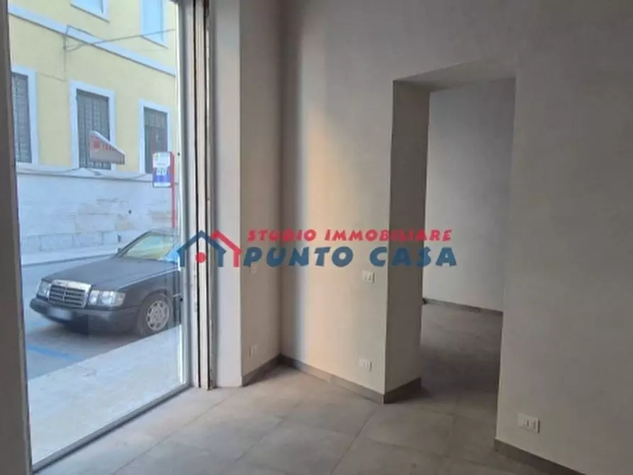 Immagine 12 di Negozio in affitto  a Trapani
