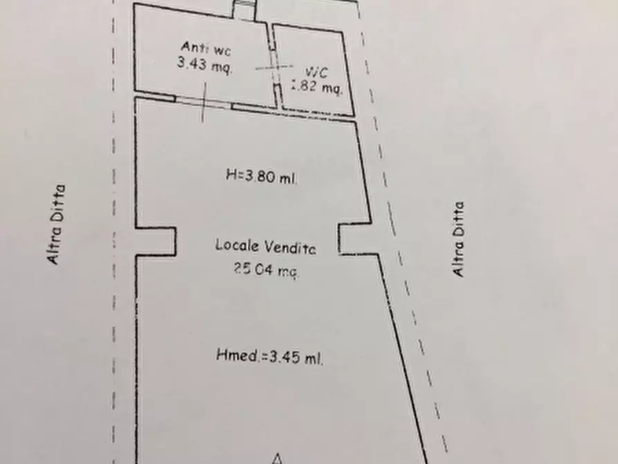 Immagine 21 di Negozio in affitto  a Trapani