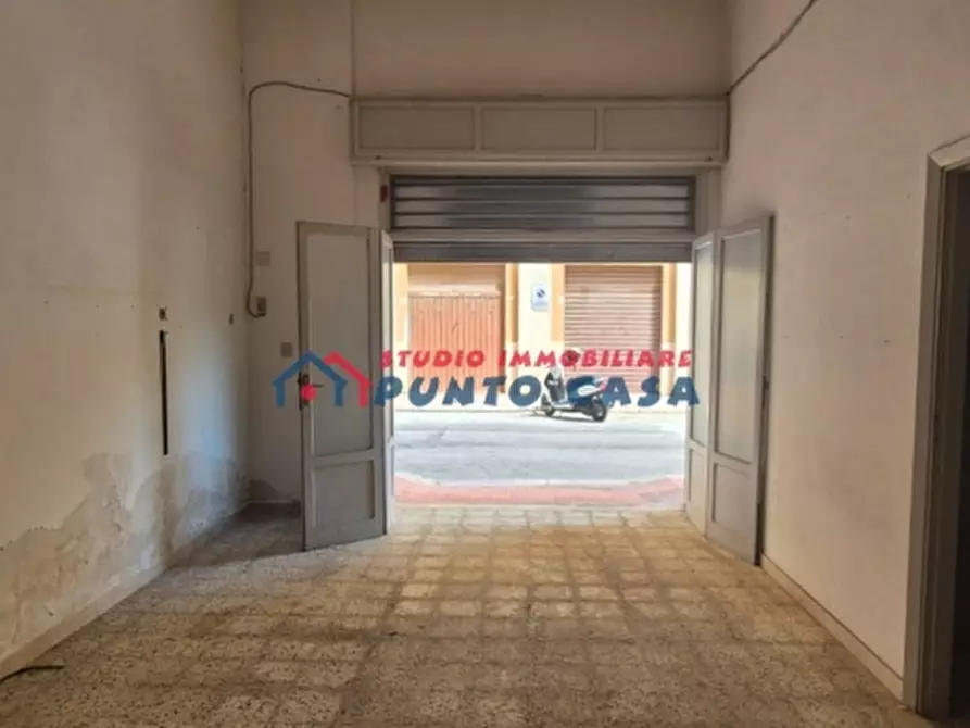 Immagine 2 di Garage in vendita  a Trapani