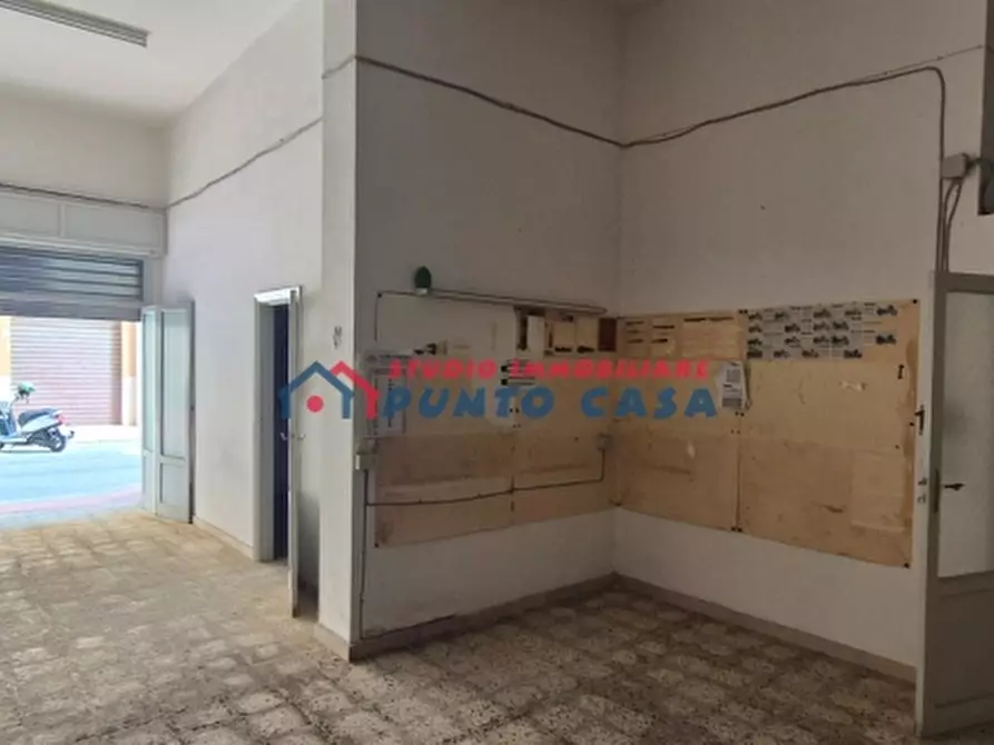 Immagine 14 di Garage in vendita  a Trapani