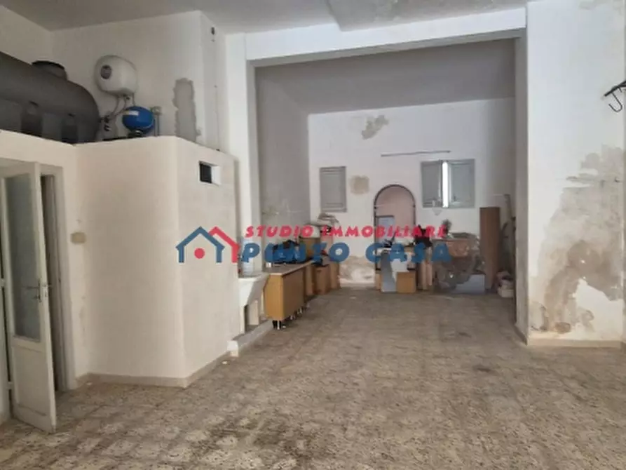 Immagine 15 di Garage in vendita  a Trapani