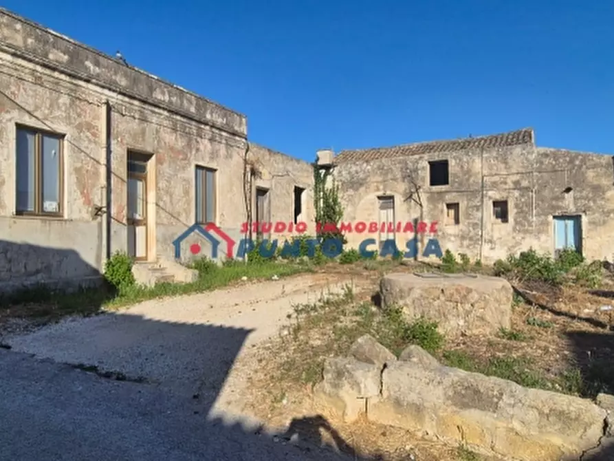 Immagine 1 di Casa indipendente in vendita  a Erice