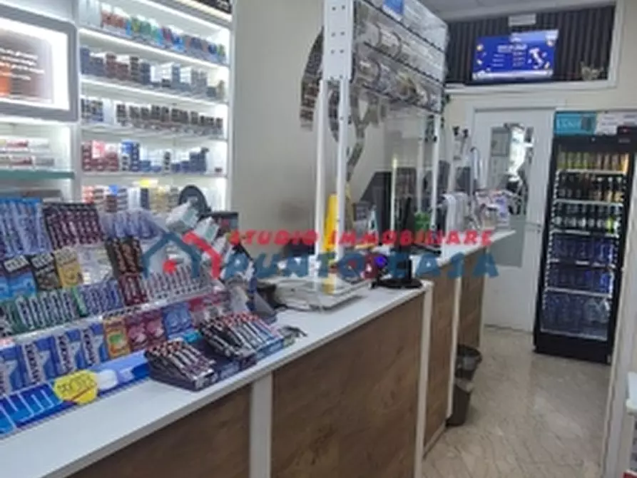 Immagine 16 di Negozio in vendita  a Trapani