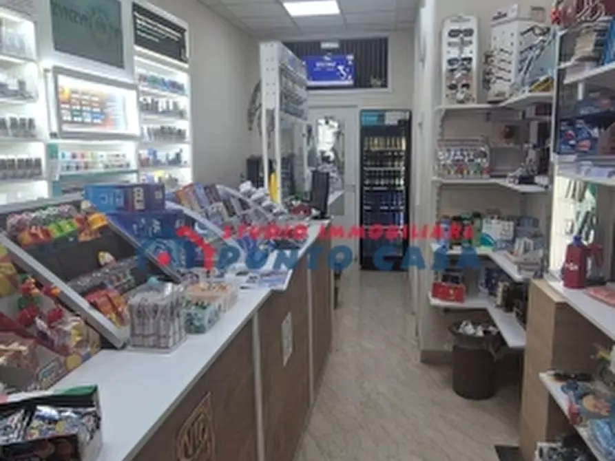 Immagine 19 di Negozio in vendita  a Trapani
