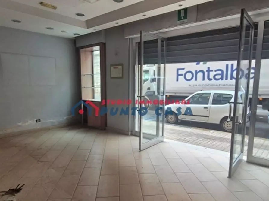 Immagine 11 di Negozio in vendita  a Trapani