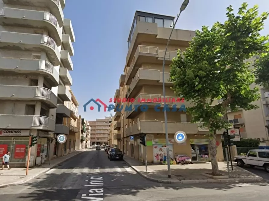 Immagine 16 di Negozio in affitto  a Trapani