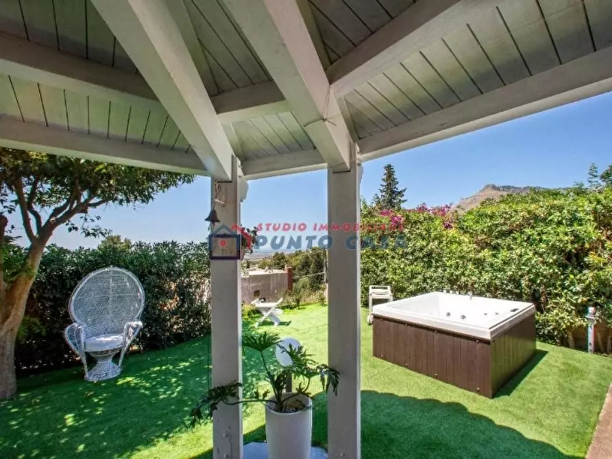 Immagine 1 di Villa in vendita  a Valderice