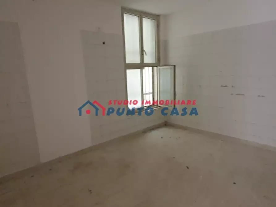 Immagine 13 di Negozio in affitto  a Trapani