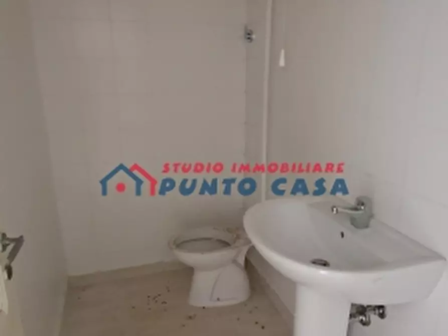 Immagine 8 di Negozio in affitto  a Trapani