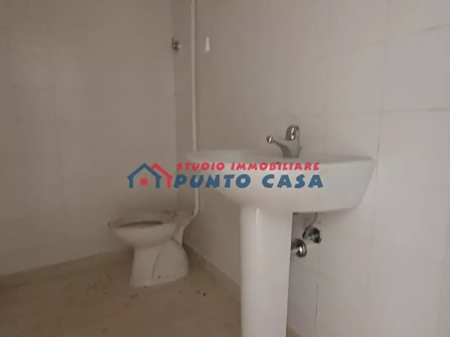 Immagine 9 di Negozio in affitto  a Trapani