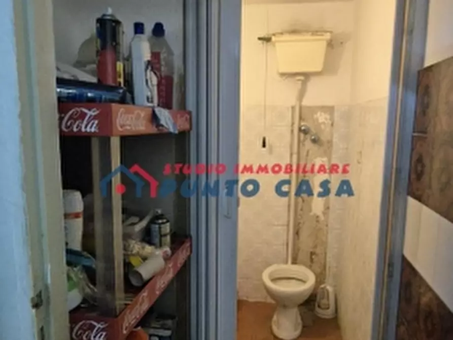 Immagine 11 di Locale commerciale in vendita  in Via Sicilia a Erice