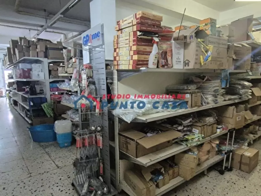 Immagine 15 di Locale commerciale in vendita  in Via Sicilia a Erice