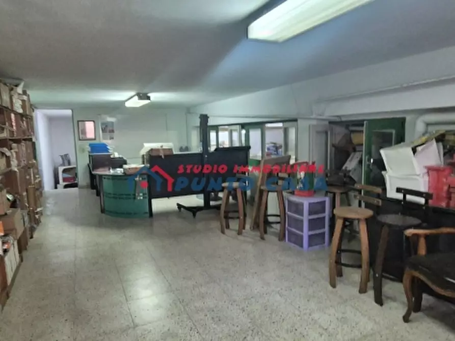 Immagine 19 di Locale commerciale in vendita  in Via Sicilia a Erice