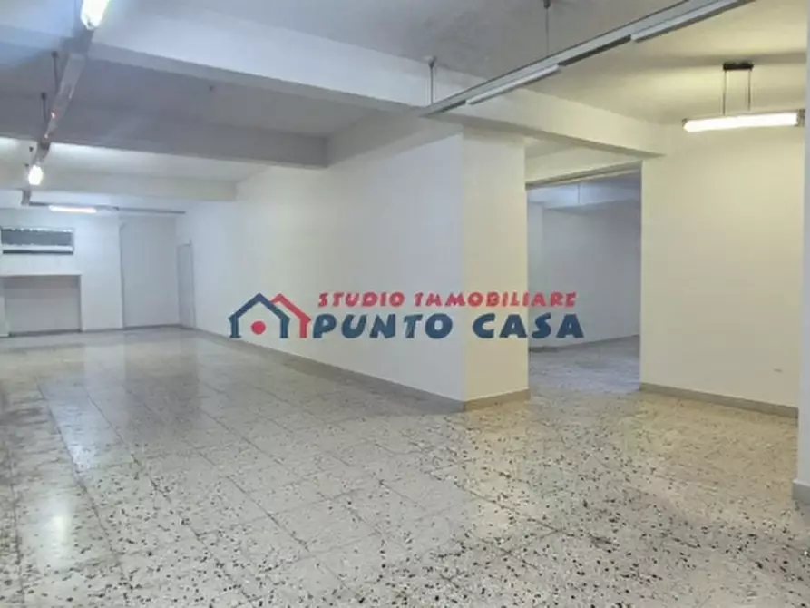 Immagine 10 di Locale commerciale in vendita  in Via Sicilia a Erice