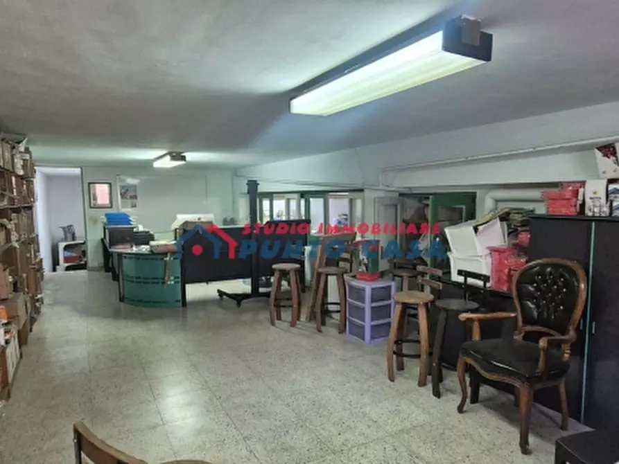 Immagine 4 di Locale commerciale in vendita  in Via Sicilia a Erice