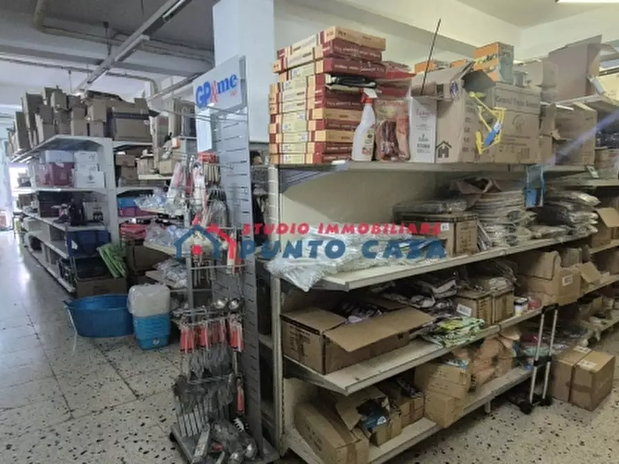 Immagine 14 di Negozio in vendita  a Erice