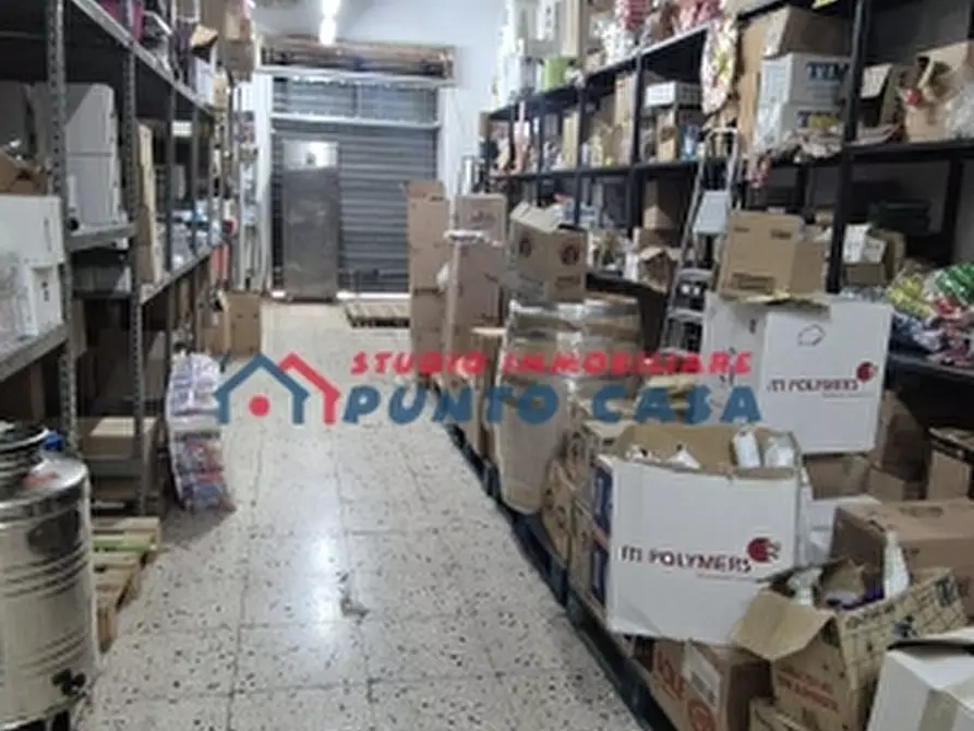 Immagine 21 di Negozio in vendita  a Erice