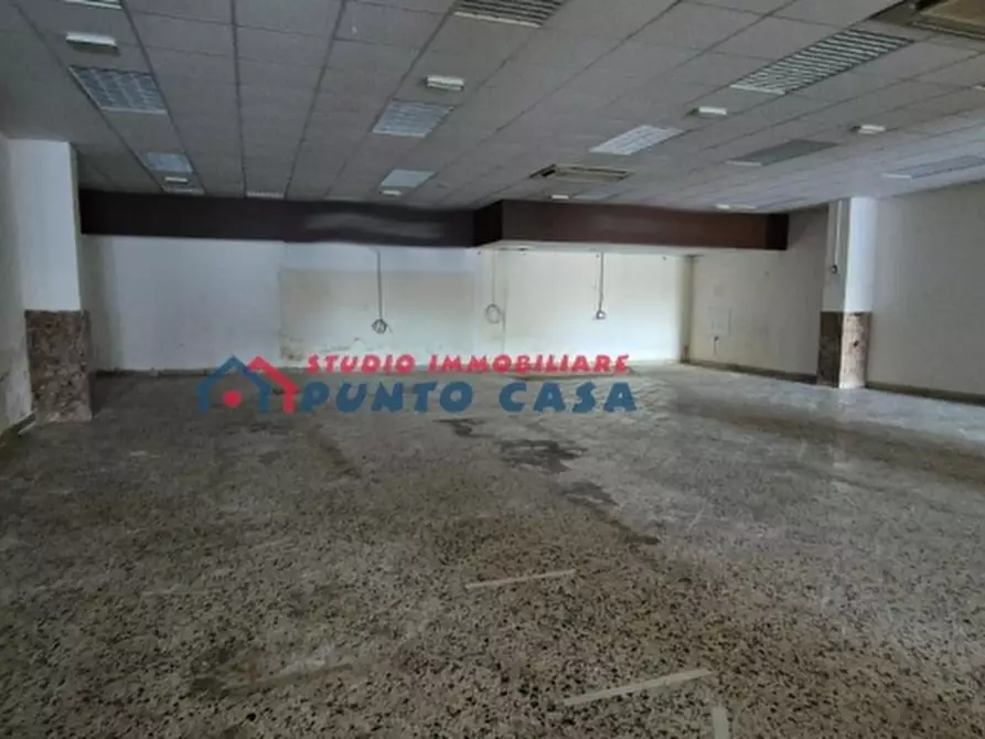 Immagine 1 di Negozio in affitto  a Trapani