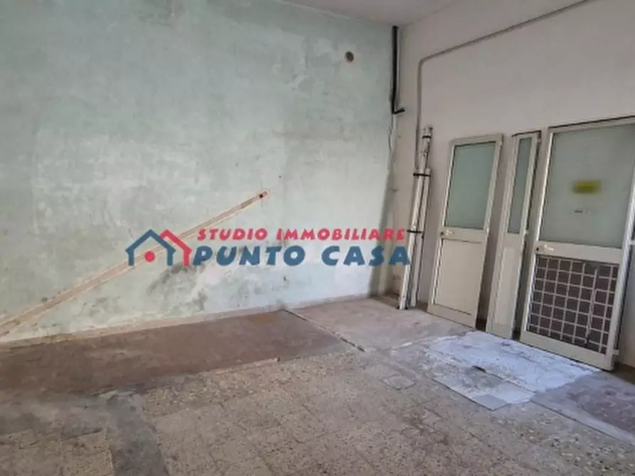 Immagine 12 di Negozio in affitto  a Trapani