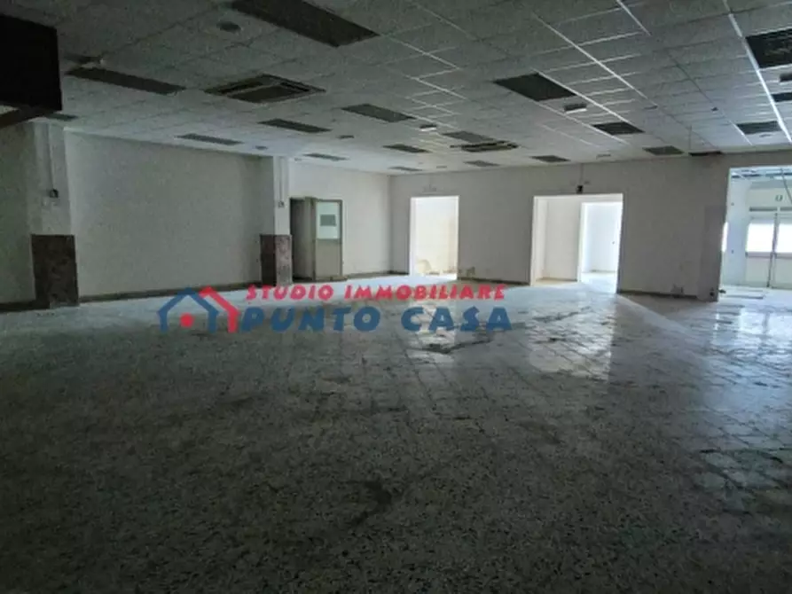 Immagine 13 di Negozio in affitto  a Trapani