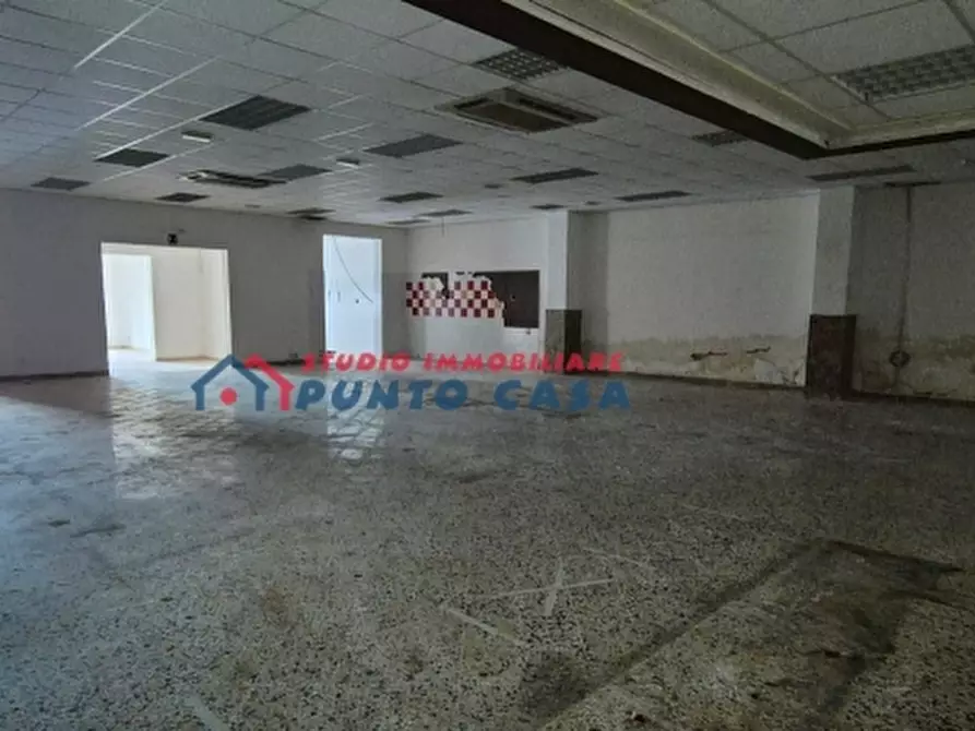 Immagine 14 di Negozio in affitto  a Trapani