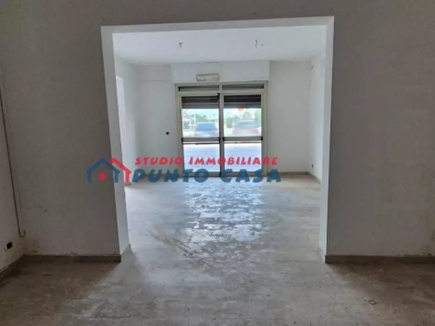 Immagine 15 di Negozio in affitto  a Trapani