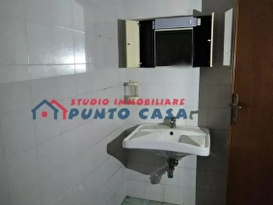 Immagine 8 di Negozio in affitto  a Trapani