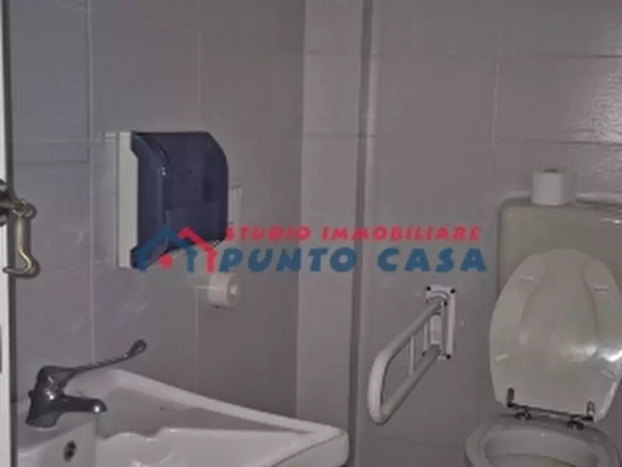 Immagine 11 di Locale commerciale in vendita  a Erice