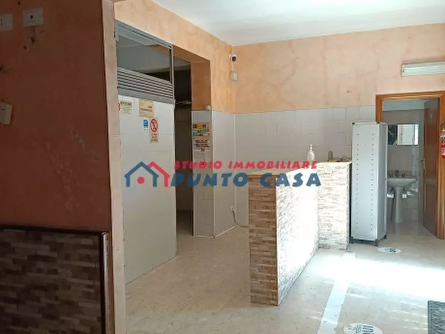 Immagine 13 di Locale commerciale in vendita  a Erice