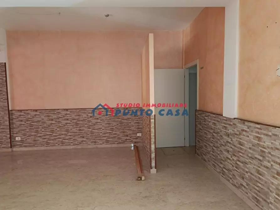 Immagine 19 di Locale commerciale in vendita  a Erice