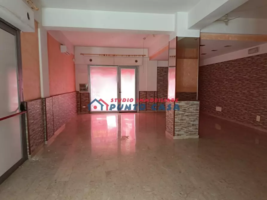 Immagine 20 di Locale commerciale in vendita  a Erice