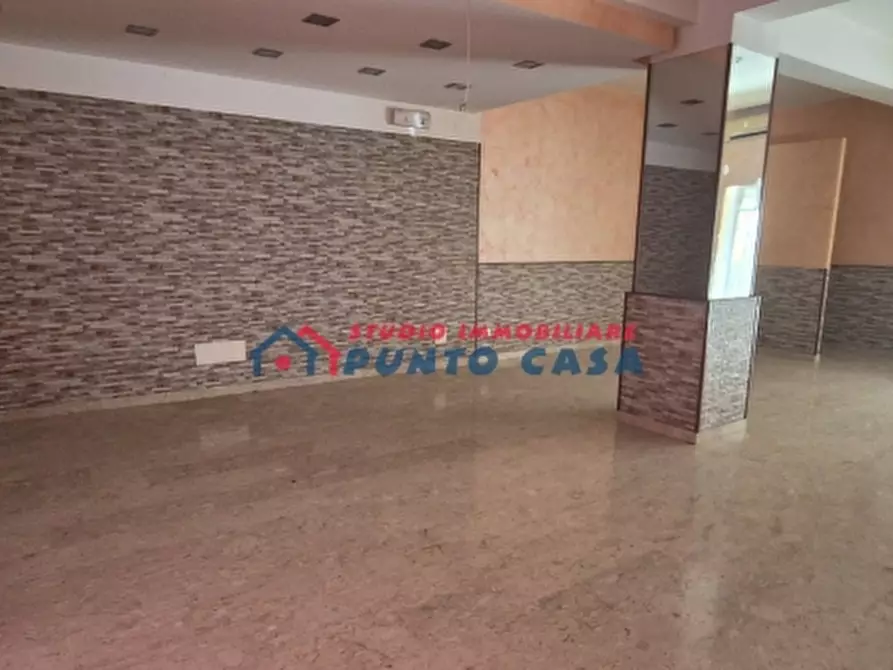 Immagine 3 di Locale commerciale in vendita  a Erice