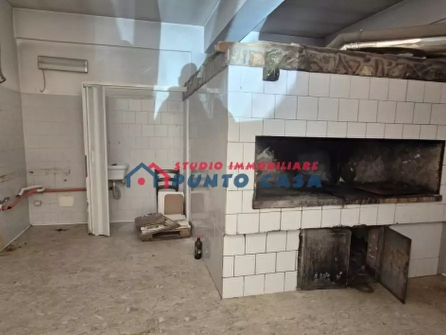 Immagine 6 di Locale commerciale in vendita  a Erice