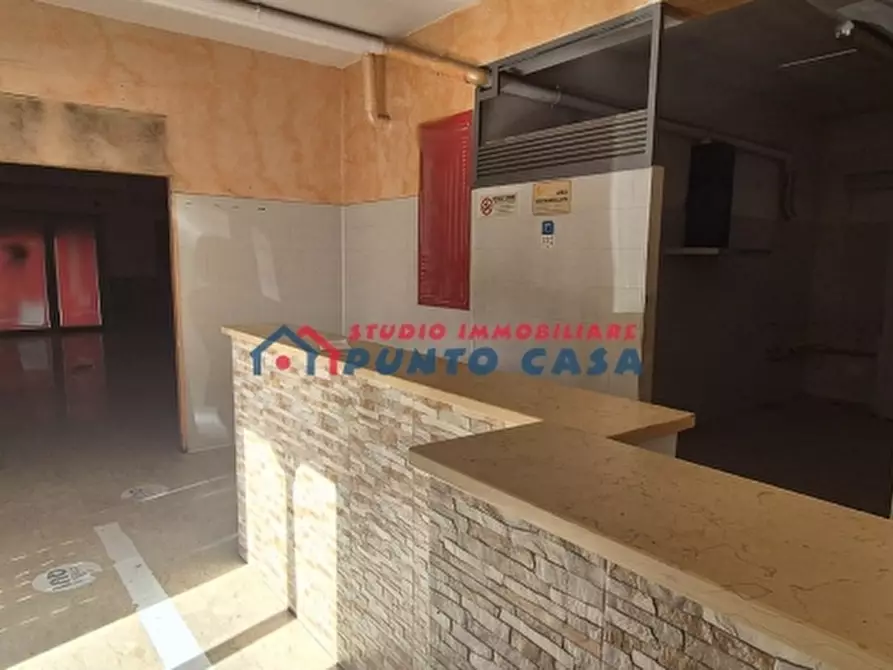 Immagine 8 di Locale commerciale in vendita  a Erice