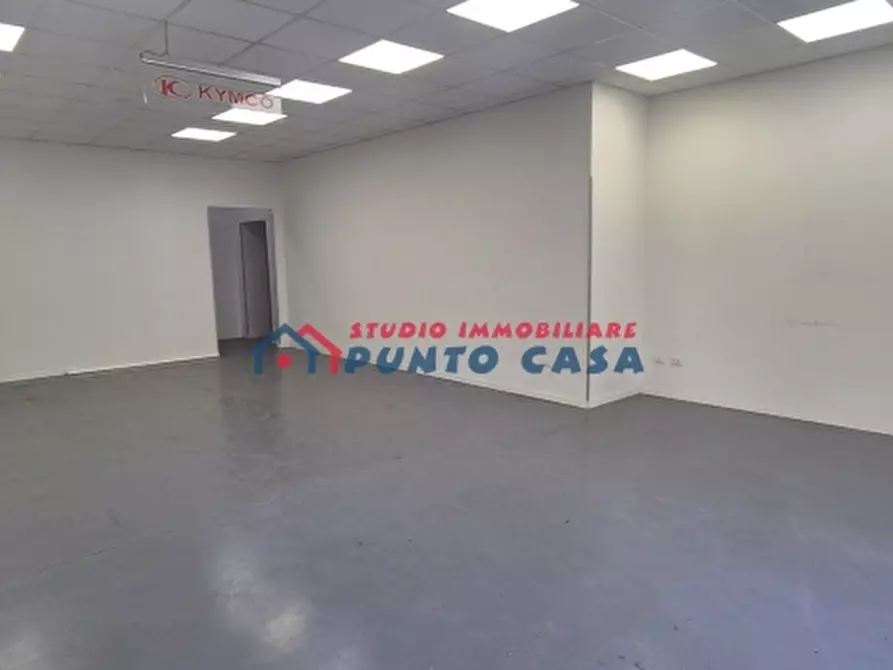 Immagine 1 di Laboratorio in vendita  a Trapani