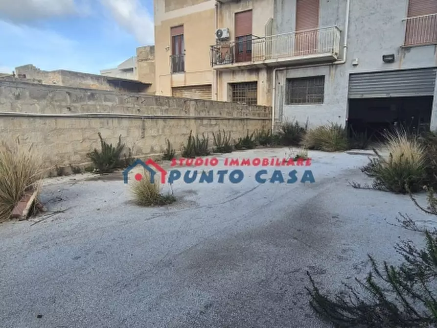 Immagine 11 di Laboratorio in vendita  a Trapani