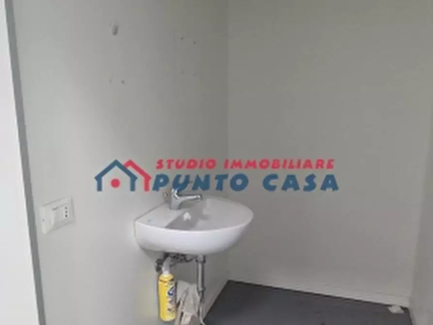 Immagine 13 di Laboratorio in vendita  a Trapani