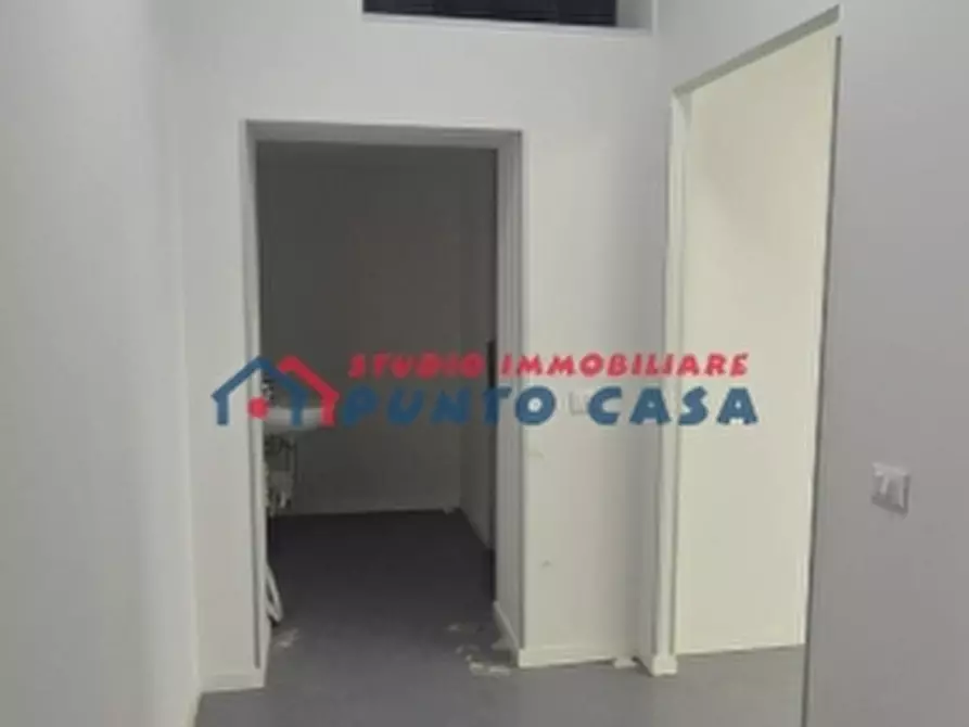 Immagine 19 di Laboratorio in vendita  a Trapani