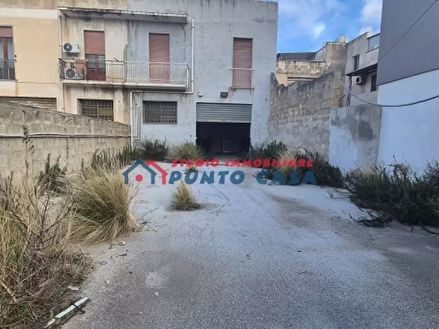 Immagine 23 di Laboratorio in vendita  a Trapani