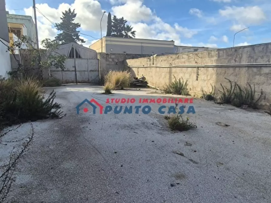 Immagine 10 di Laboratorio in vendita  a Trapani