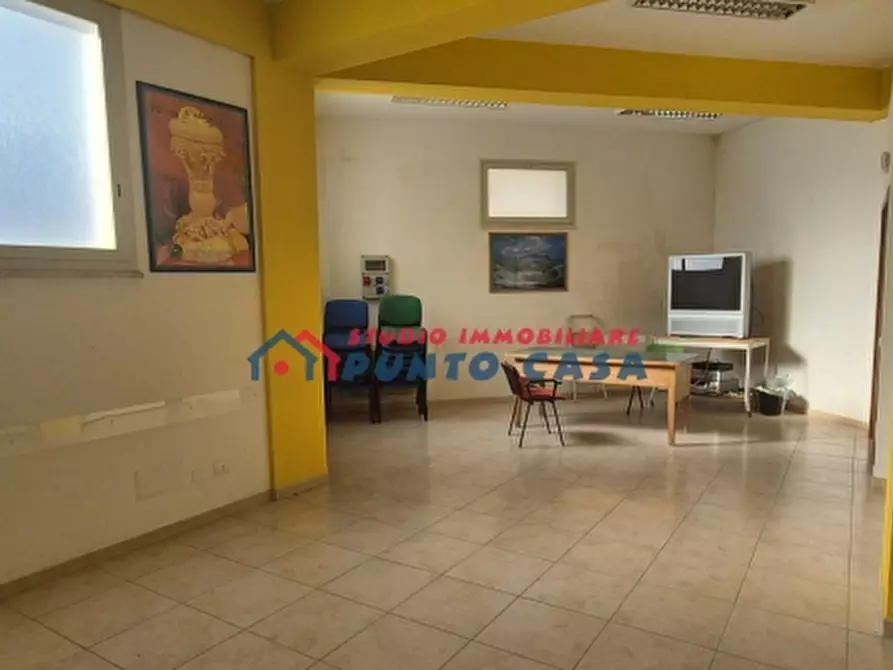 Immagine 15 di Locale commerciale in vendita  a Paceco