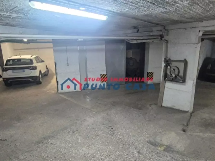 Immagine 14 di Garage in vendita  a Trapani