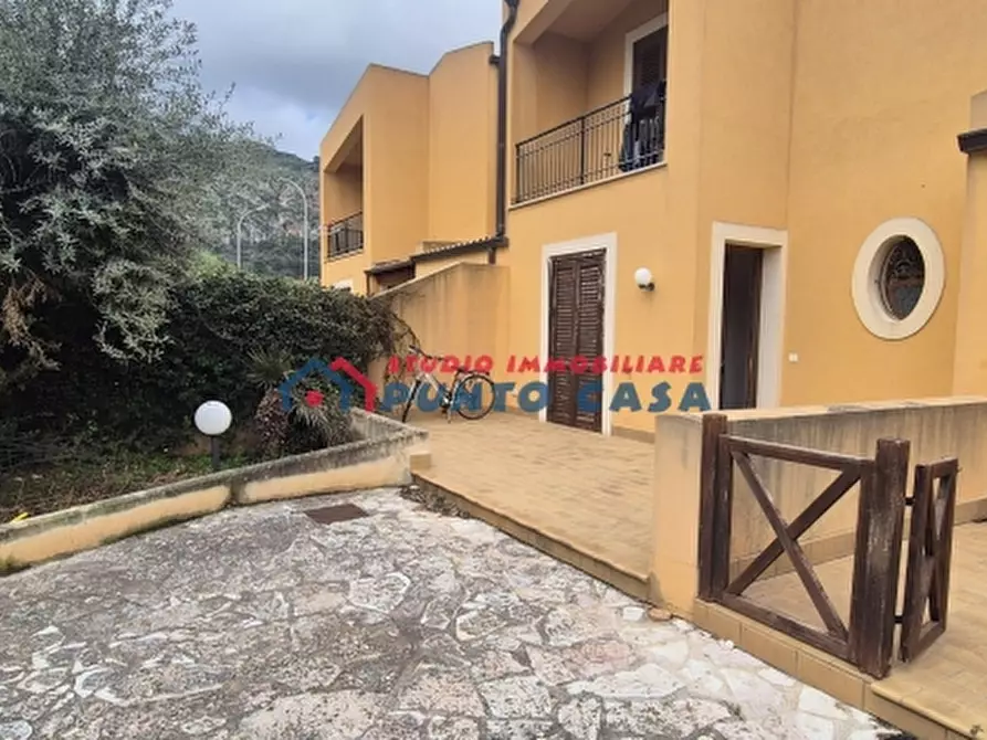 Immagine 1 di Villa in vendita  a Valderice