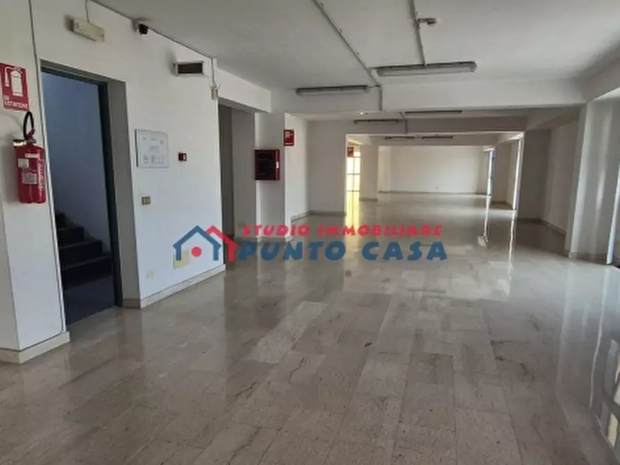 Immagine 11 di Locale commerciale in affitto  a Trapani