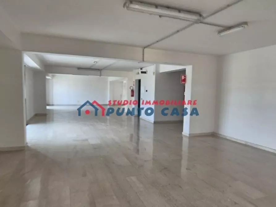 Immagine 13 di Locale commerciale in affitto  a Trapani