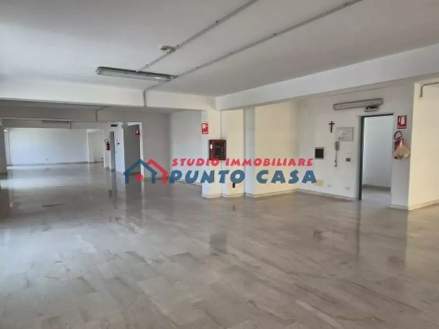 Immagine 15 di Locale commerciale in affitto  a Trapani