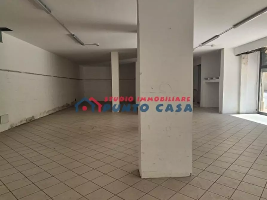 Immagine 11 di Negozio in vendita  a Erice