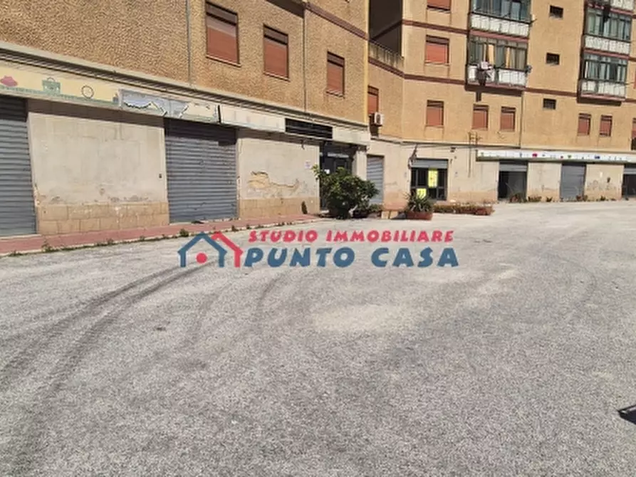 Immagine 17 di Negozio in vendita  a Erice