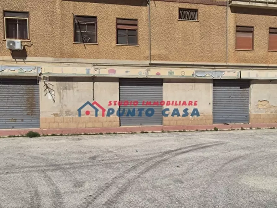 Immagine 18 di Negozio in vendita  a Erice